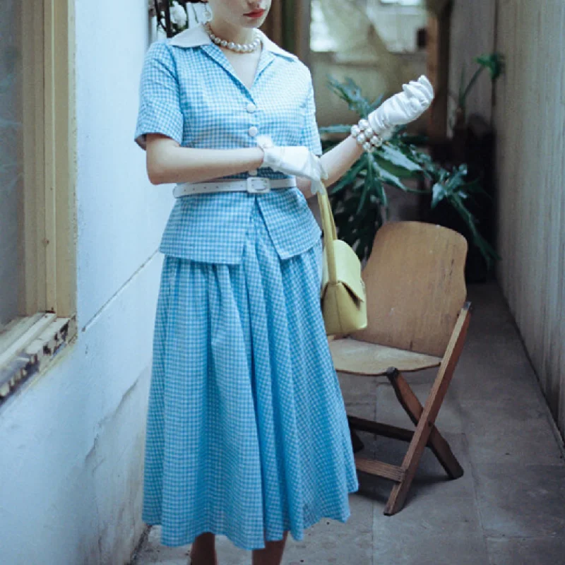 Hong Kong lady's vintage blouse and skirt setup