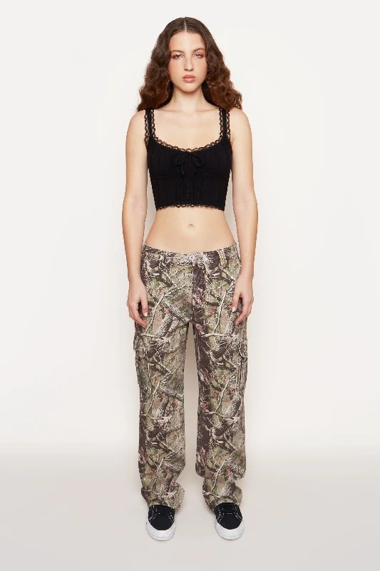 camo-cargo-pants