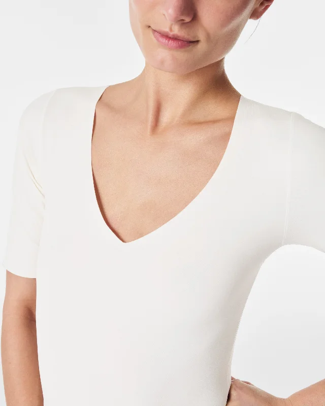 fit-to-you-v-neck-elbow-sleeve-tee