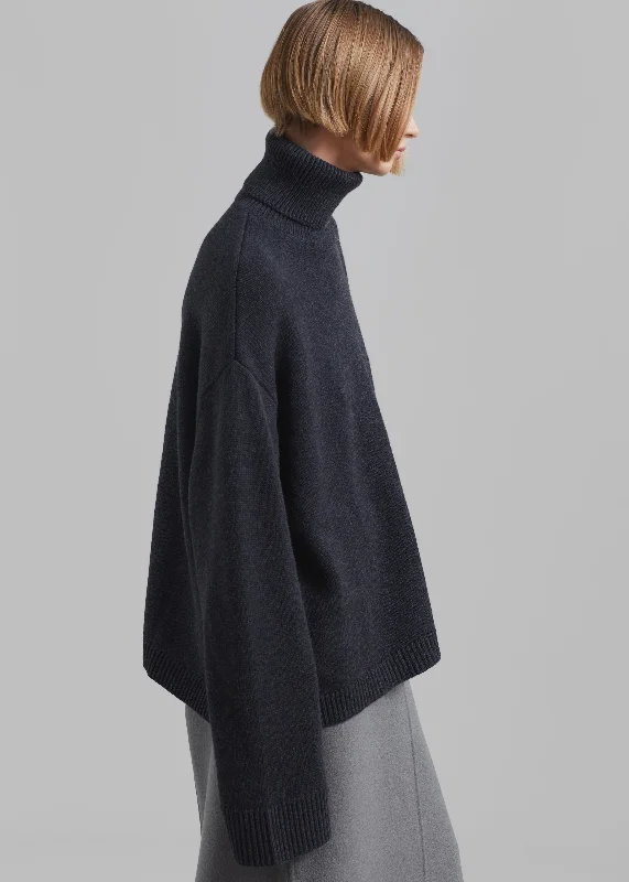 rhea-trapeze-turtleneck-charcoal