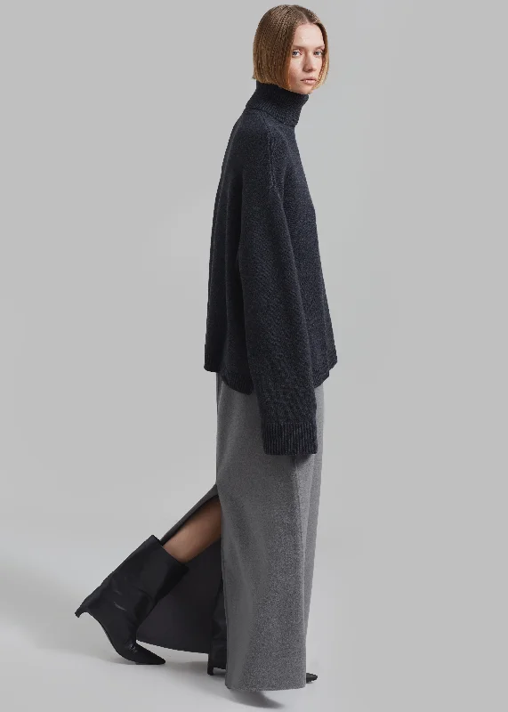 rhea-trapeze-turtleneck-charcoal