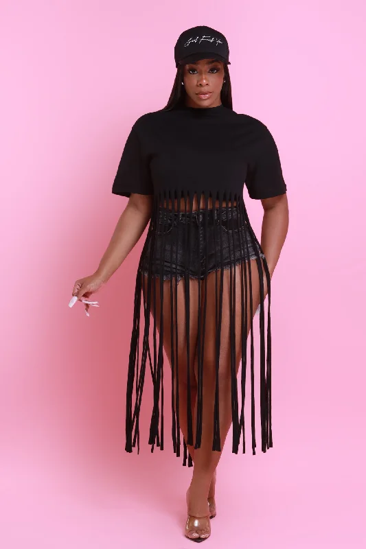 strings-attached-short-sleeve-longline-fringe-top-black